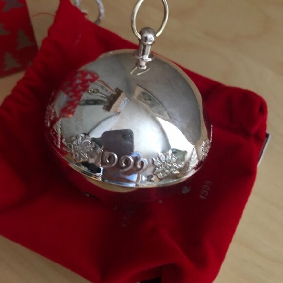 Wallace Silversmiths 1999 Silver Sleigh Bell - 29th Limited Edition Annual - Picture 2 of 11